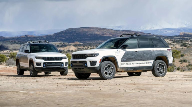 The Jeep® brand tests in Moab, Utah, the latest prototypes of autonomous off-road driving technology, installed in two electrified Jeep Grand Cherokee 4xe models.