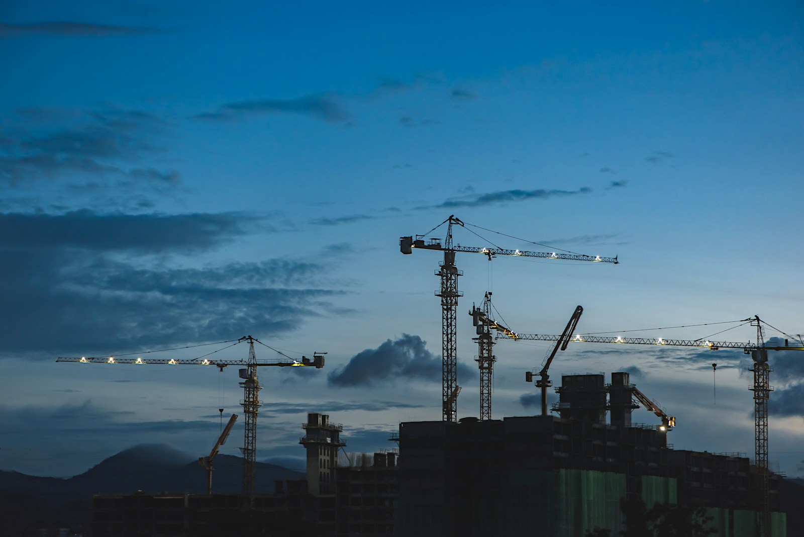 Photo by EJ Yao - Unsplash