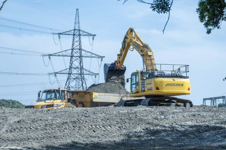Jones Bros Civil Engineering UK undertaking work at the Thorpe Marsh battery energy storage system (BESS), Doncaster.