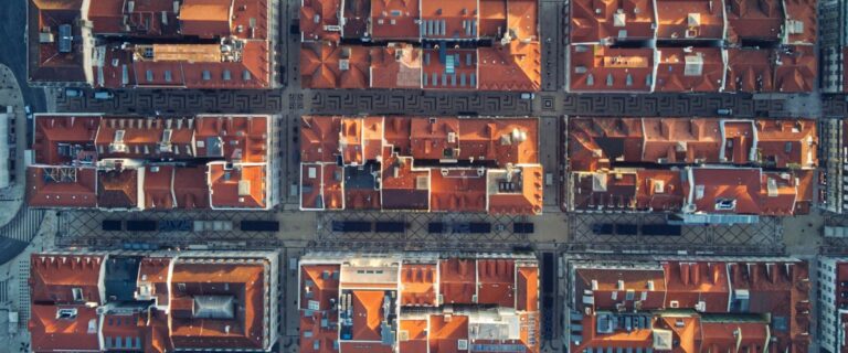 Photo by Alexander Psiuk - Unsplash