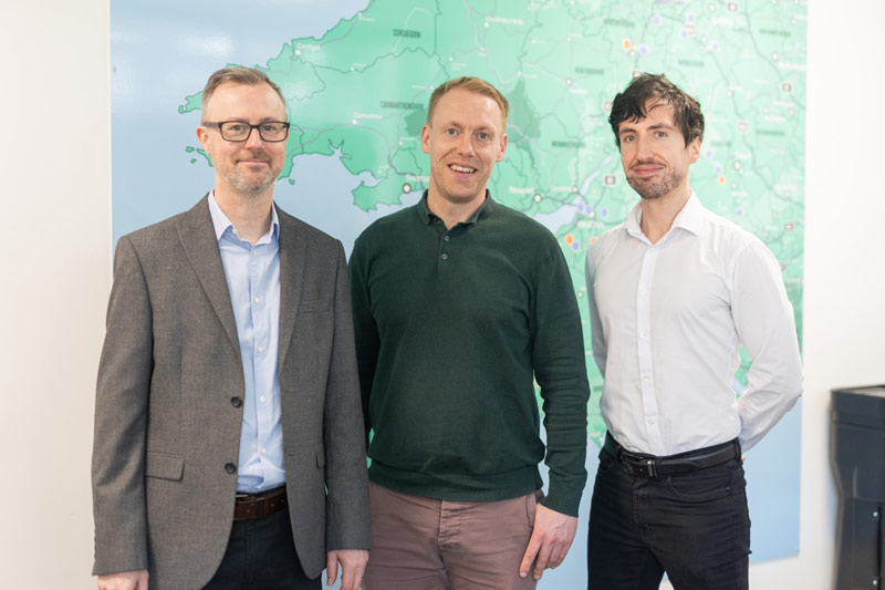 Mac Mic Land SW Team (L-R) Richard Kelso, John-Rhys Davies, Mike Gooch