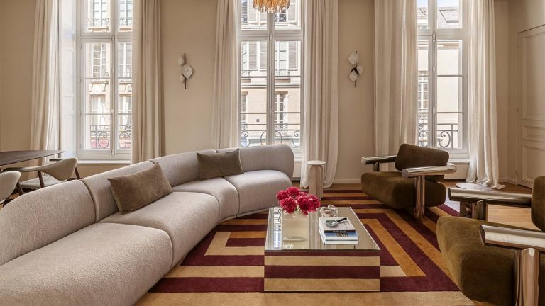 Parisian-Grand-Pied-a-Terre-Design-unveil