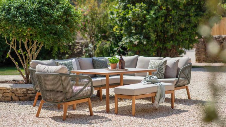 Bramblecrest Helsinki 2 Seat Sofa with 2x Sofa Chairs & Rectangle Coffee Table - Fern Green. Photo credit: Bramblecrest